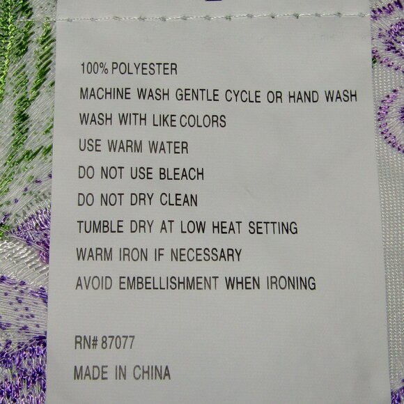 34" x 34" Lilac Spring Floral Embroidered Table Cover - Picture 10 of 11